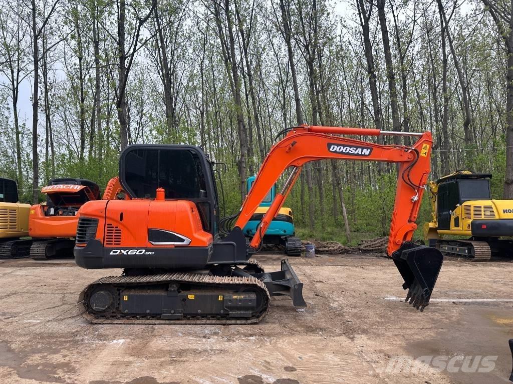 Doosan DX60 Excavadoras de cadenas