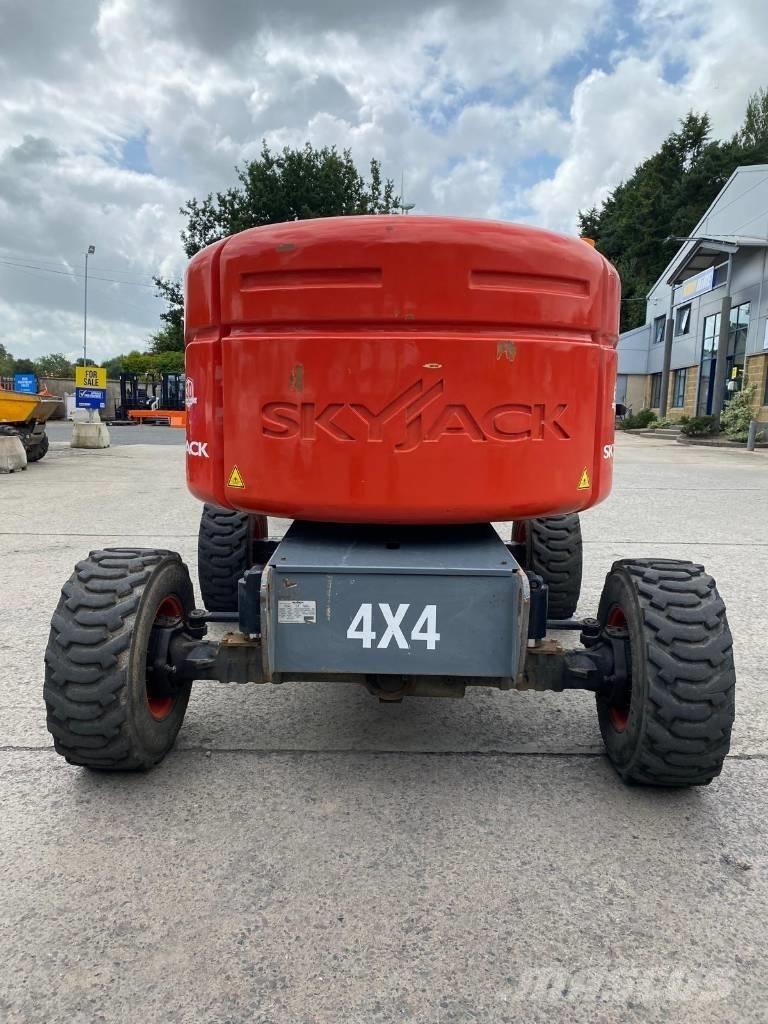 SkyJack SJ 46 AJ Plataforma de trabajo articulada