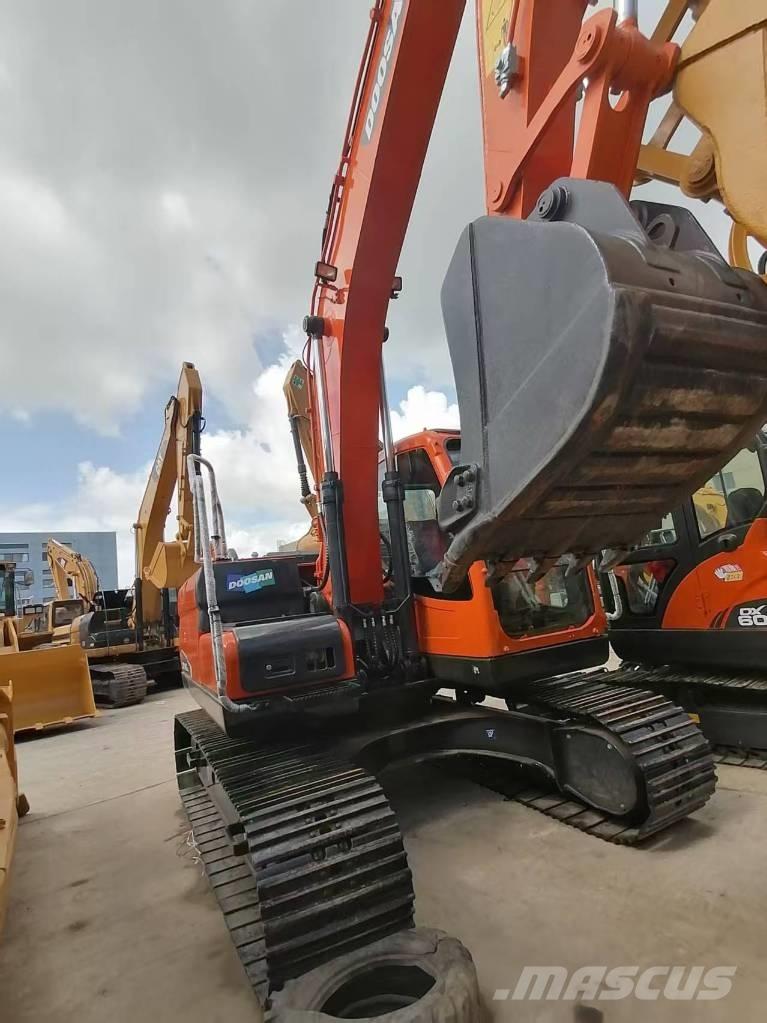 Doosan DX 140 Excavadoras de cadenas