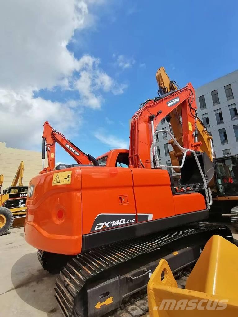 Doosan DX 140 Excavadoras de cadenas