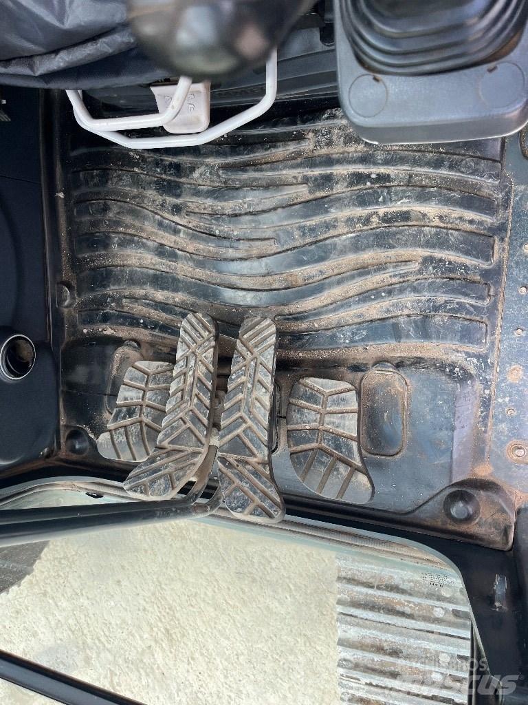 Hyundai HX 220 L Excavadoras de cadenas