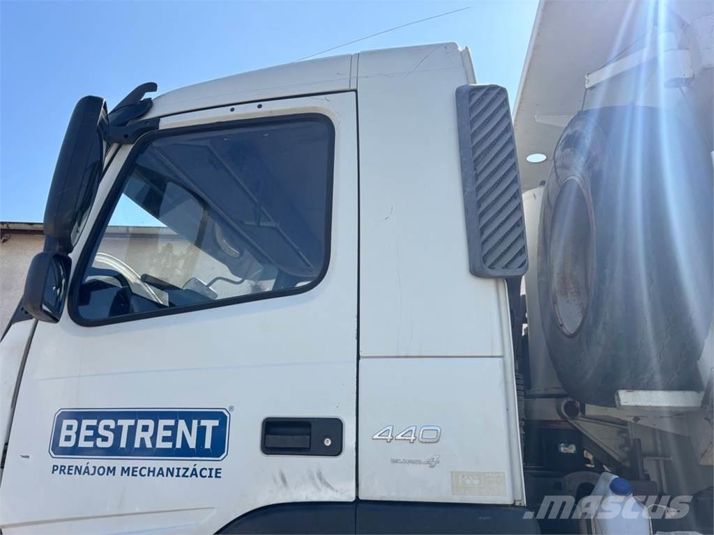 Volvo FM 440 8X4 Camiones bañeras basculantes o volquetes