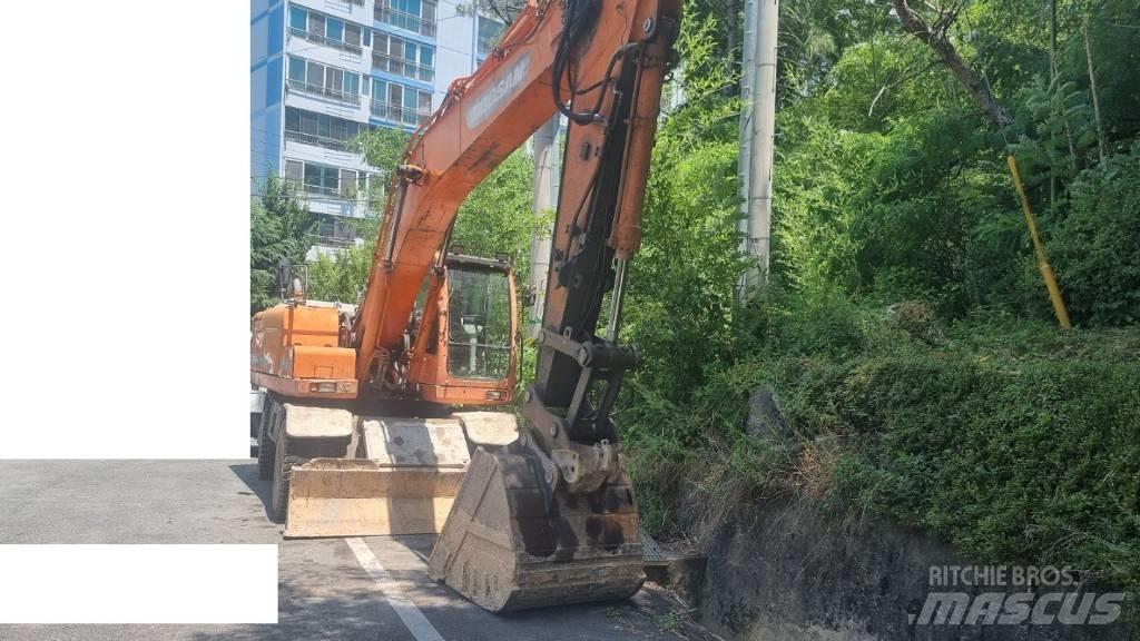Doosan DX 210 W Excavadoras de ruedas