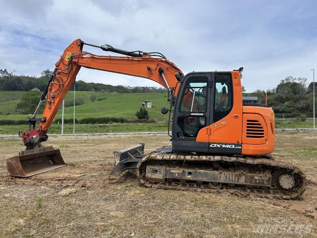 Doosan DX 140 Excavadoras de cadenas