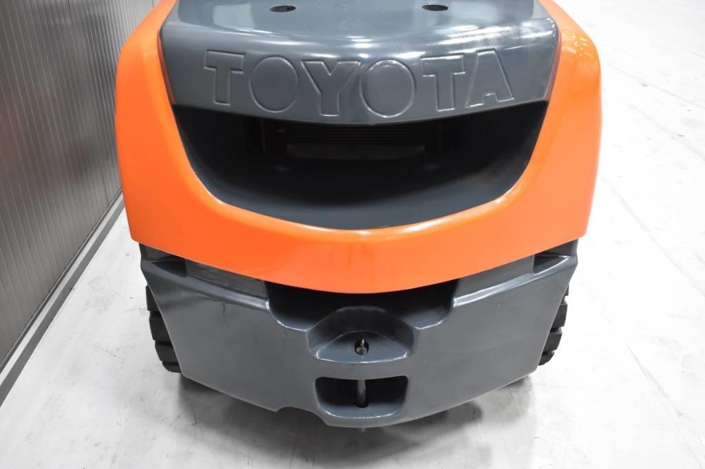 Toyota 02-8FDF30 Carretillas diesel