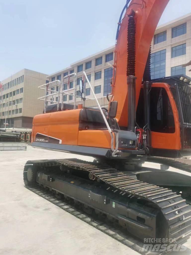 Doosan DX 300 LC Excavadoras de cadenas