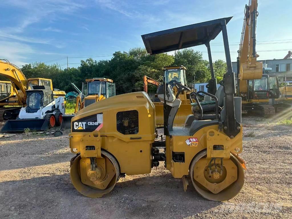 CAT CB 24 B Rodillos de doble tambor