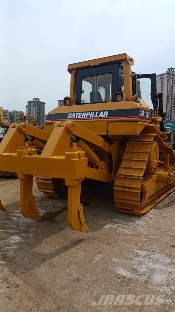 CAT D 8 R Buldozer sobre oruga