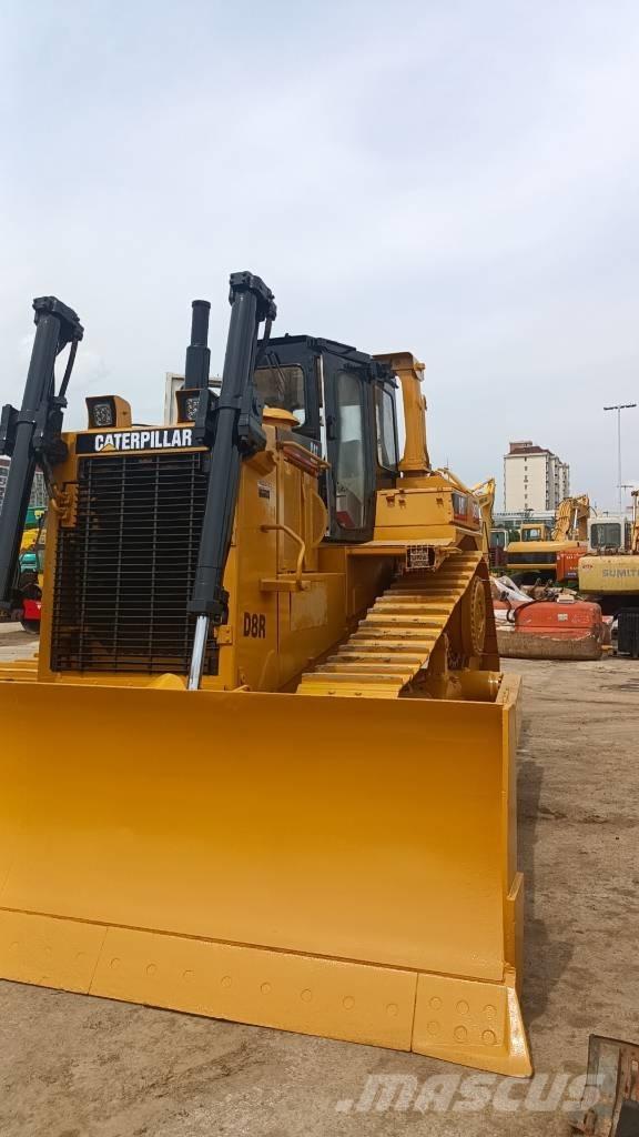 CAT D 8 R Buldozer sobre oruga
