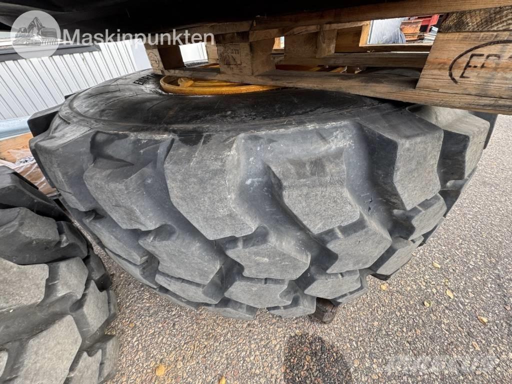 Trelleborg EMR1030 Neumáticos, ruedas y llantas