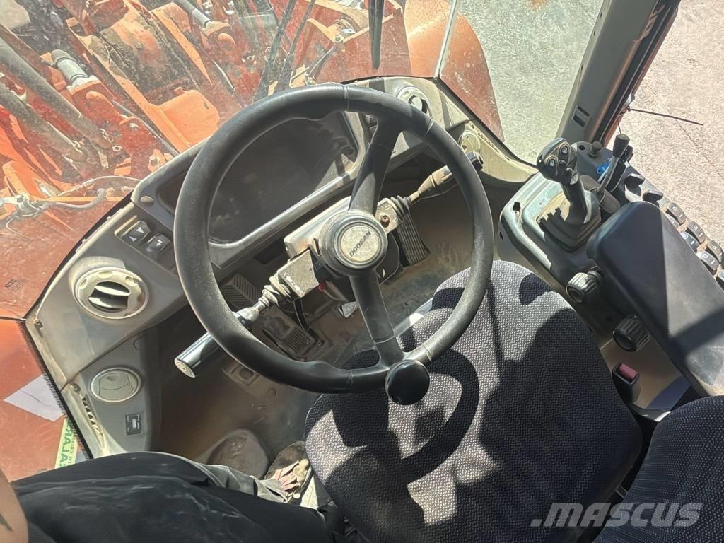 Doosan DL 250-3 Cargadoras sobre ruedas
