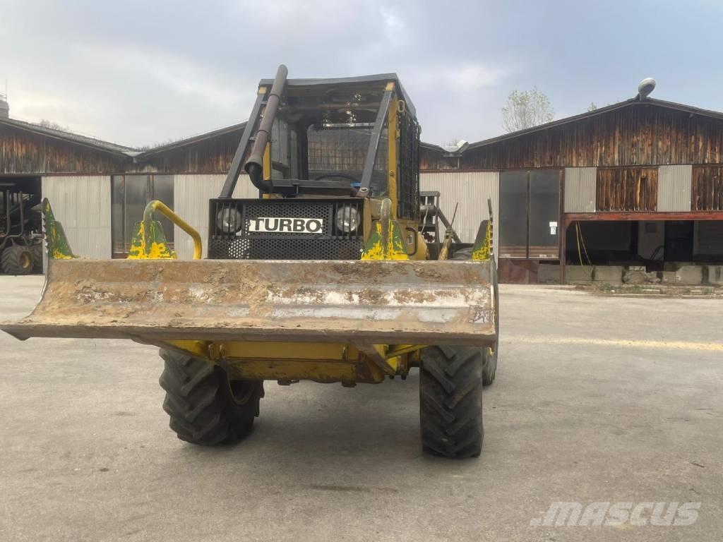 LKT 81T Arrastrador de troncos