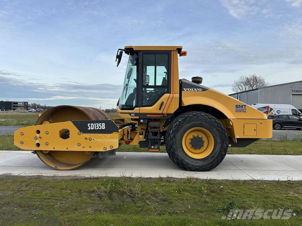 Volvo SD135B Rodillos de un solo tambor