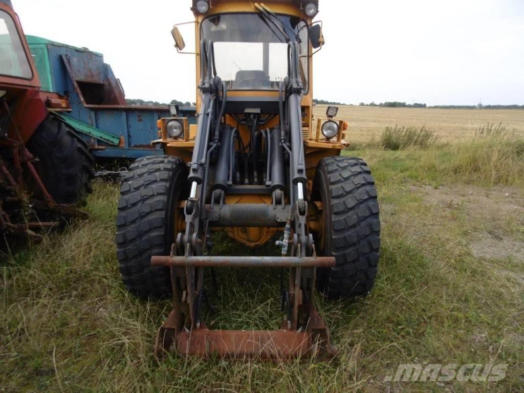 Volvo BM 4200 Cargadoras sobre ruedas