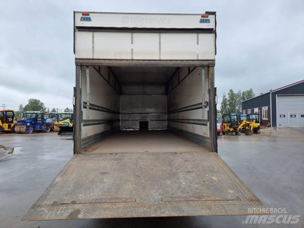 Volvo FL 240 Camiones caja cerrada