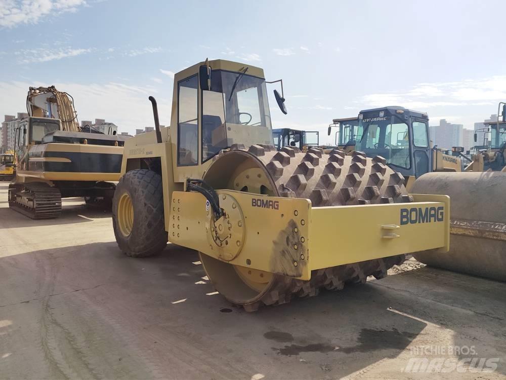 Bomag BW 217 Rodillos de un solo tambor