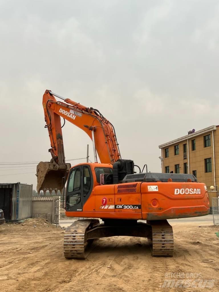 Doosan DX300LCA Excavadoras de cadenas