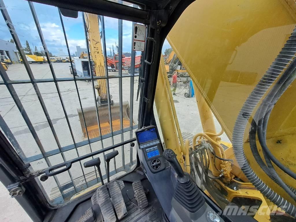 Komatsu HB215LC-2 Excavadoras de cadenas