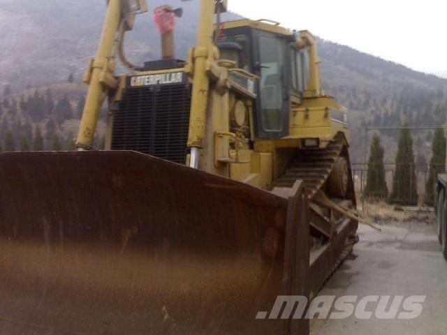 CAT D8R Buldozer sobre oruga