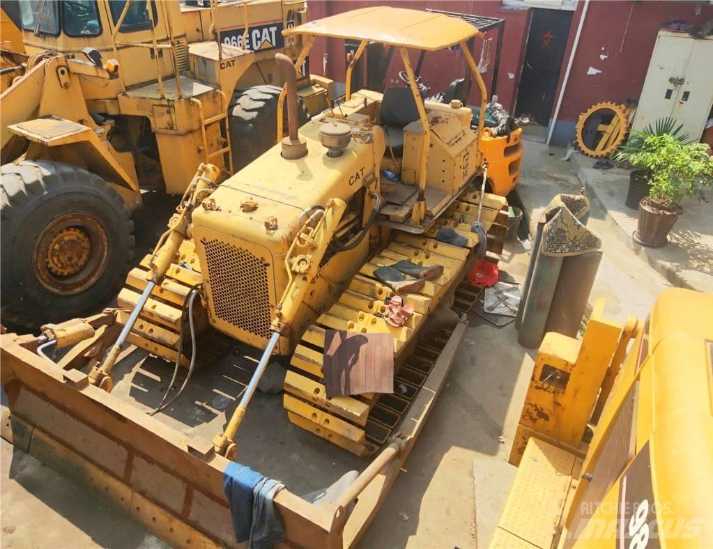 CAT D 4 E Buldozer sobre oruga