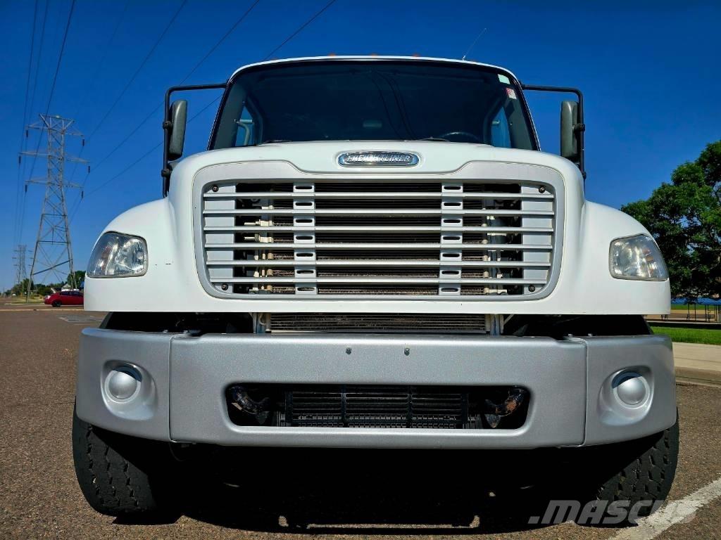 Freightliner M 106 Camiones bañeras basculantes o volquetes