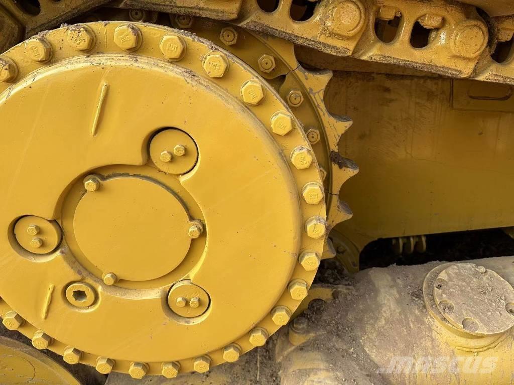 CAT D8R Buldozer sobre oruga