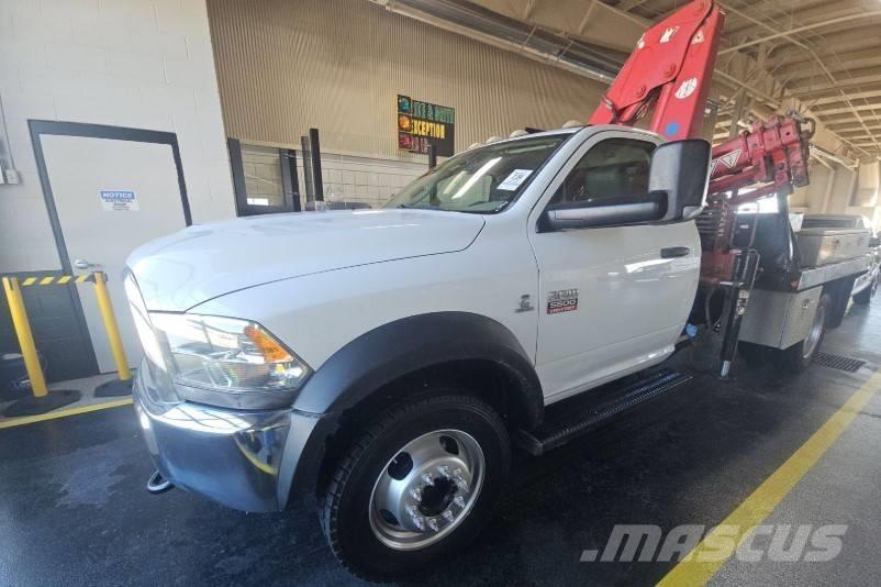 RAM 5500 SLT Grúas de oruga