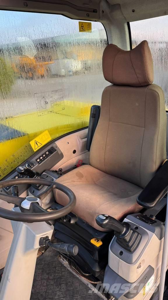 New Holland MH 2.6 Excavadoras de ruedas