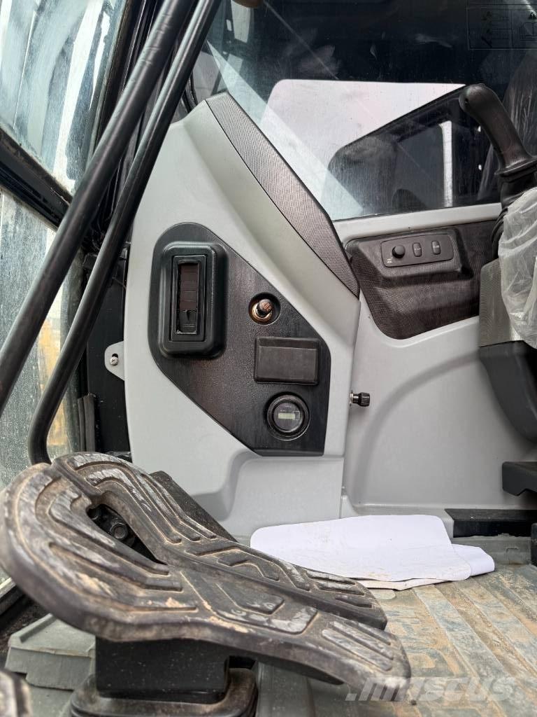 Hyundai HX 220 Excavadoras de cadenas