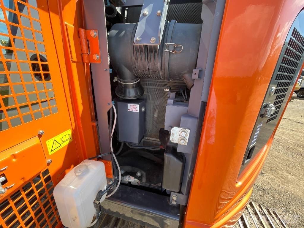 Hitachi ZX 135 US-6 Excavadoras de cadenas