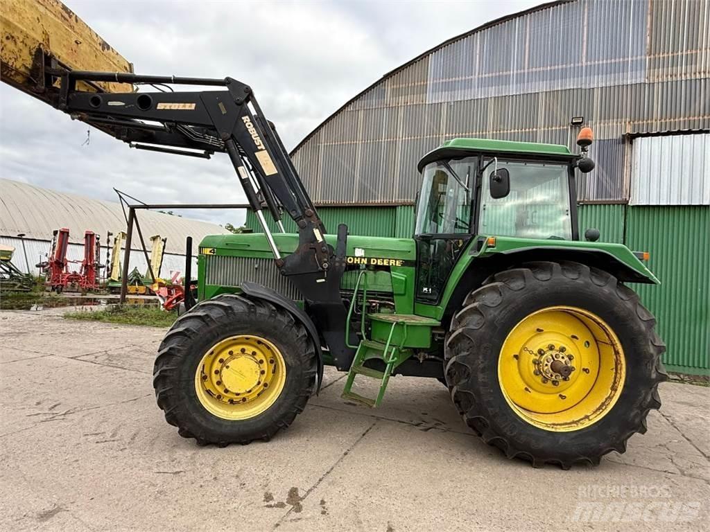 John Deere 4755 Tractores