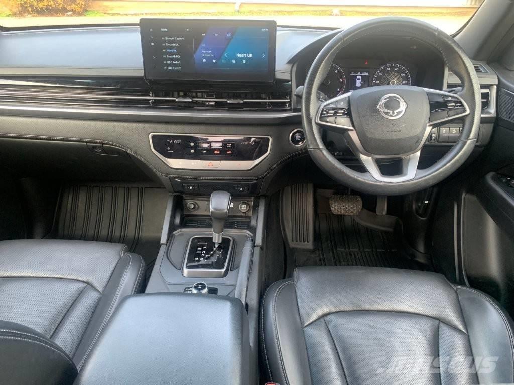  KGM MUSSO 2.2 REBEL Furgonetas caja abierta