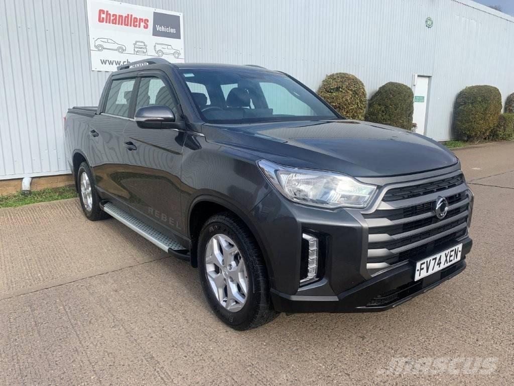  KGM MUSSO 2.2 REBEL Furgonetas caja abierta