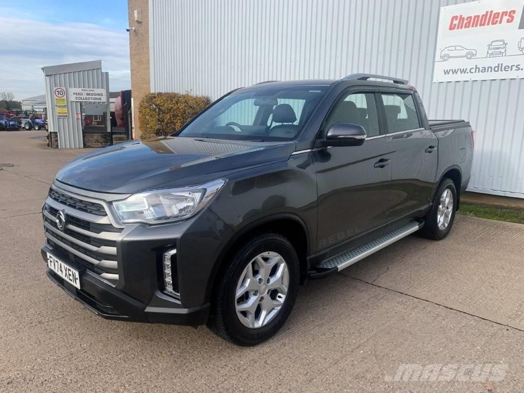  KGM MUSSO 2.2 REBEL Furgonetas caja abierta