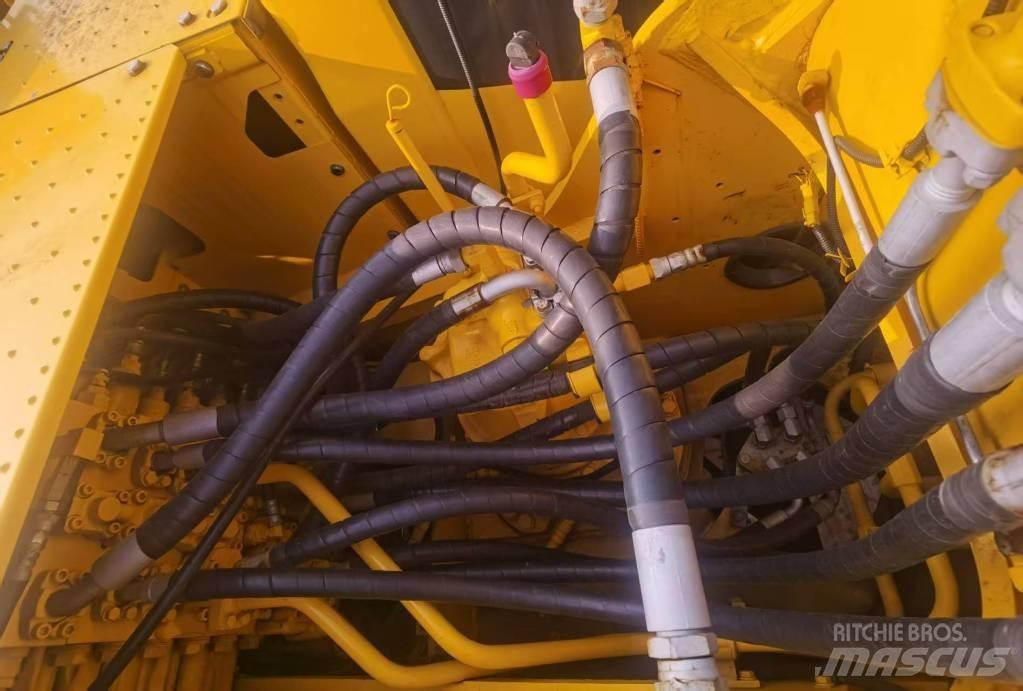 Komatsu PC 220-8 Excavadoras de cadenas