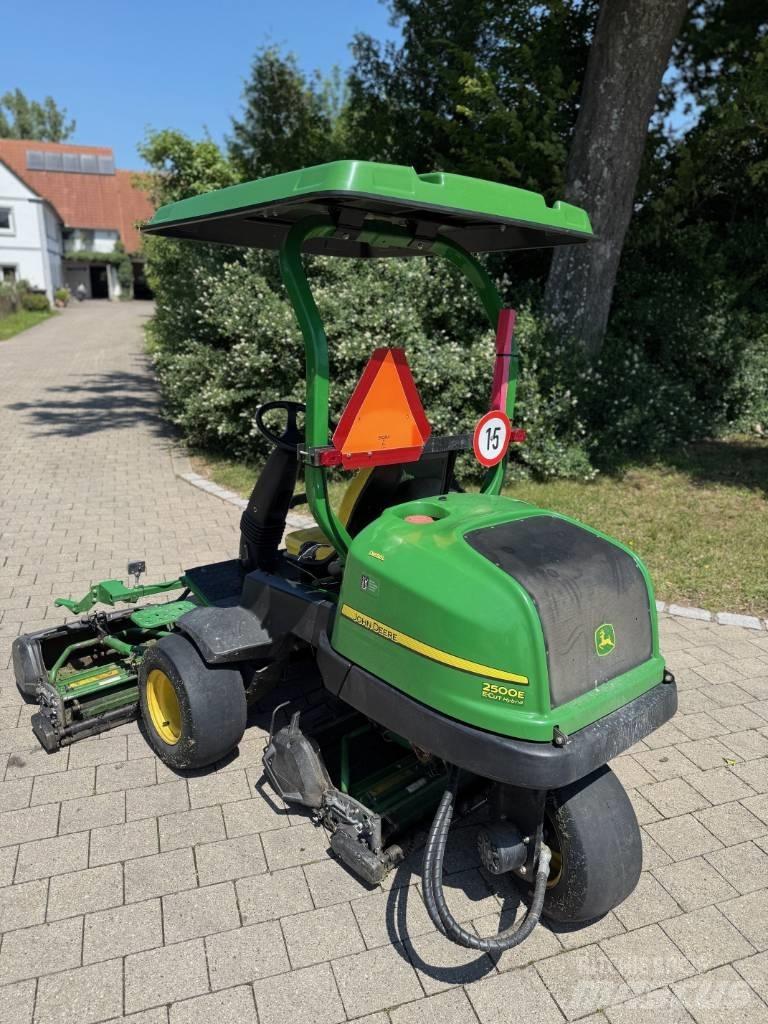 John Deere 2500 E Corta-césped de greens