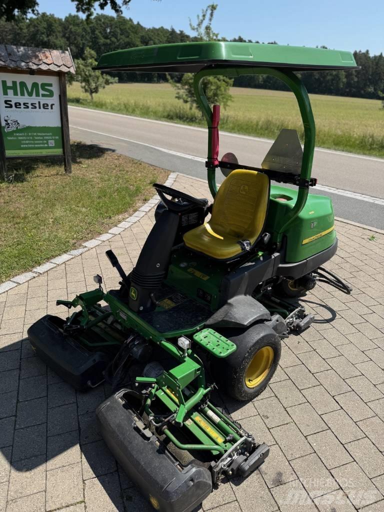 John Deere 2500 E Corta-césped de greens