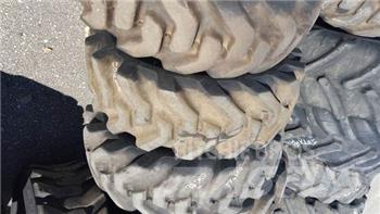  Pneus 10.5/80-18 Neumáticos, ruedas y llantas