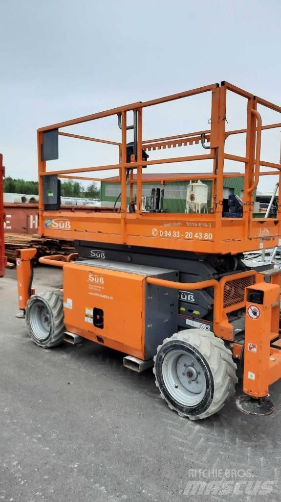 SkyJack SJ 6832 RTE Plataformas tijera