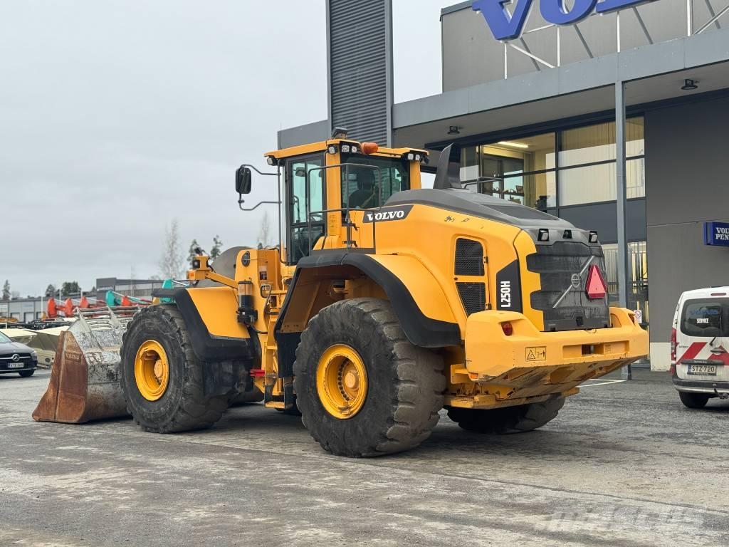 Volvo l 250 H Cargadoras sobre ruedas