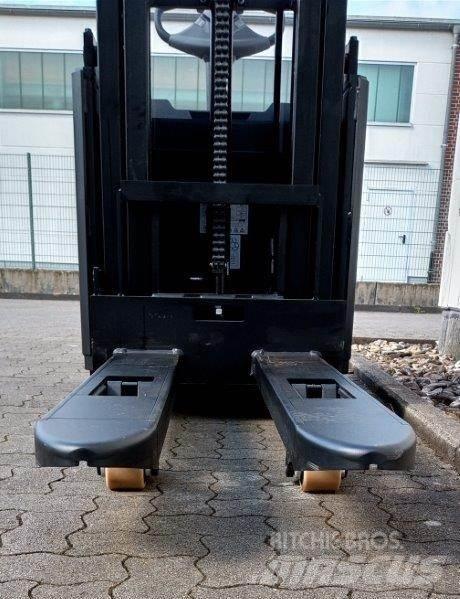 Toyota BT SWE145L Apiladores eléctricos
