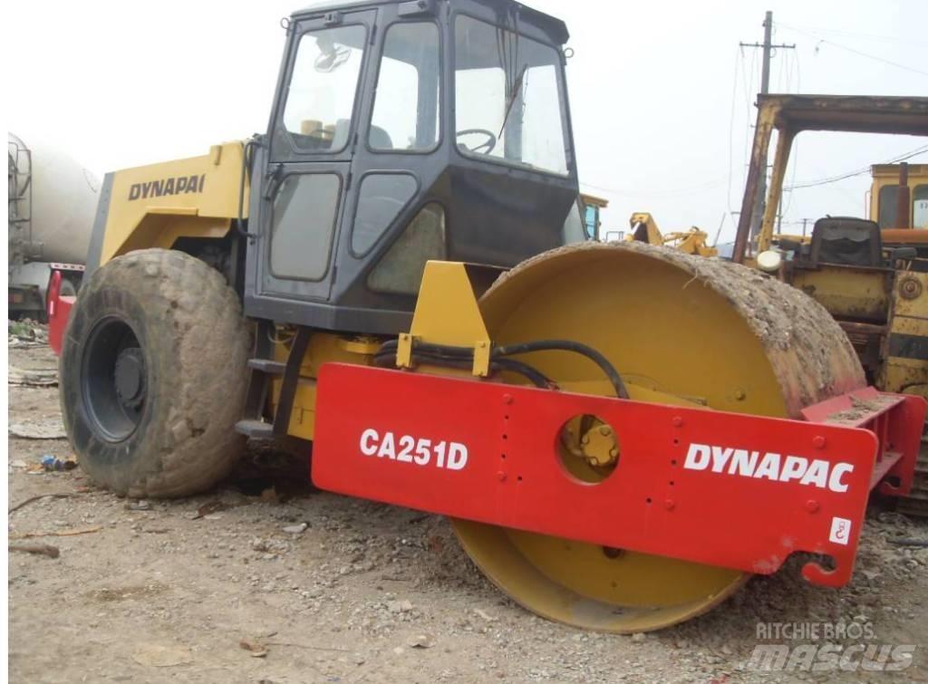 Dynapac CA 251 D Rodillos de un solo tambor