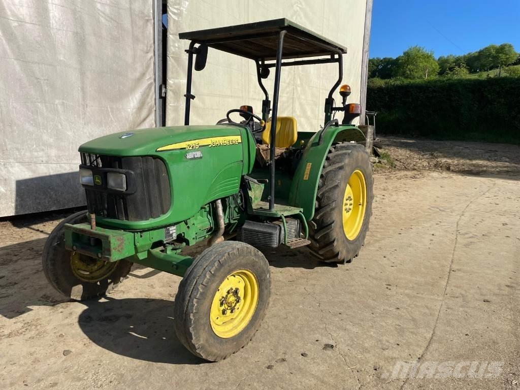 John Deere 5215 Tractores