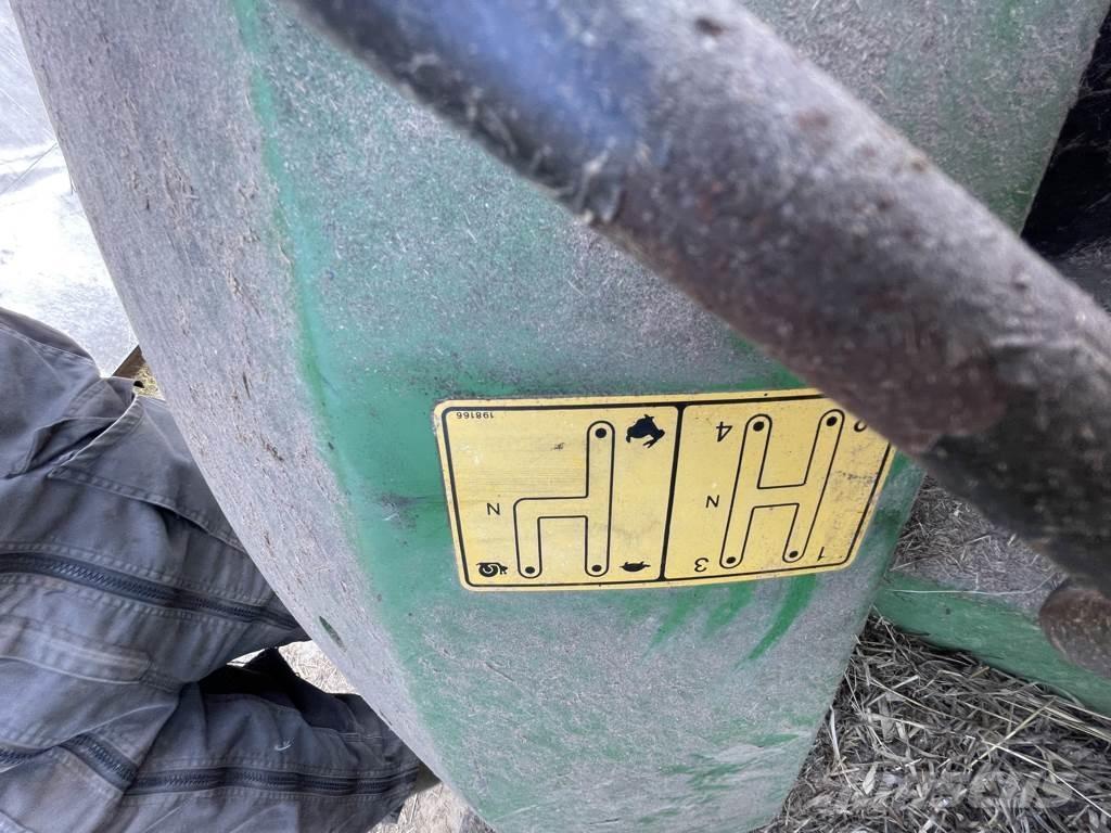 John Deere 5215 Tractores