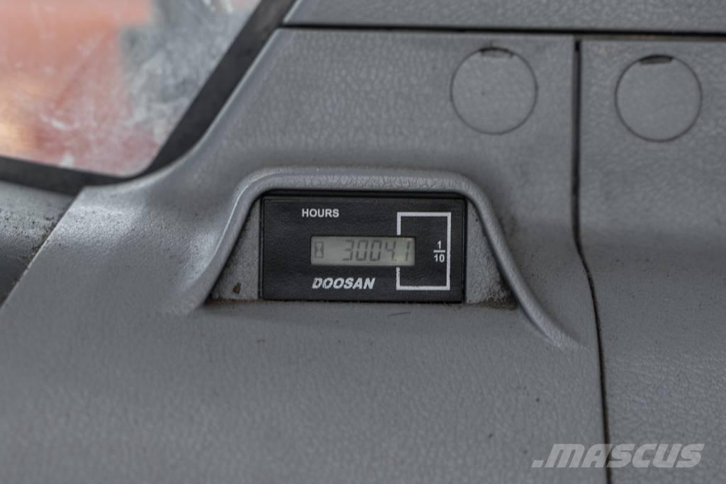 Doosan DX 140 W Excavadoras de ruedas