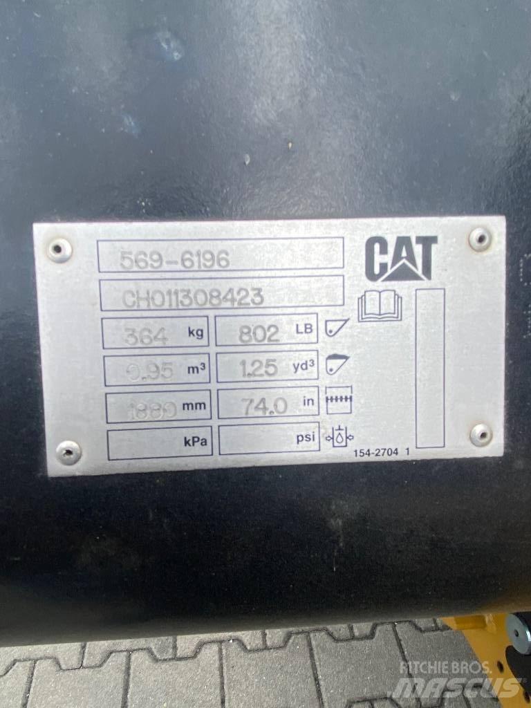 CAT 906 Cargadoras sobre ruedas