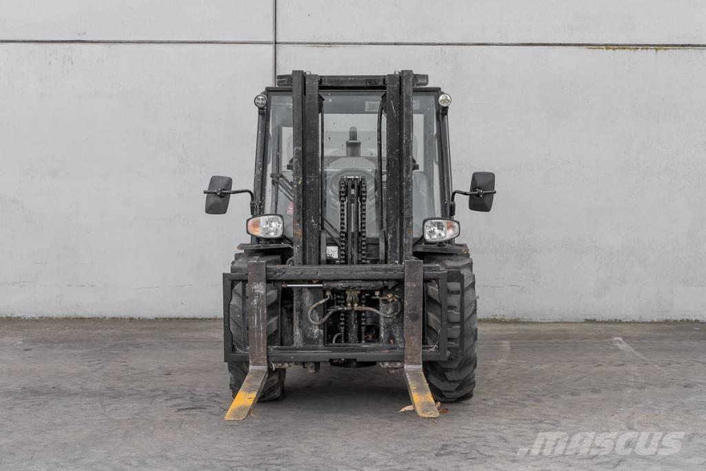 Manitou MC 30-4 Carretillas diesel