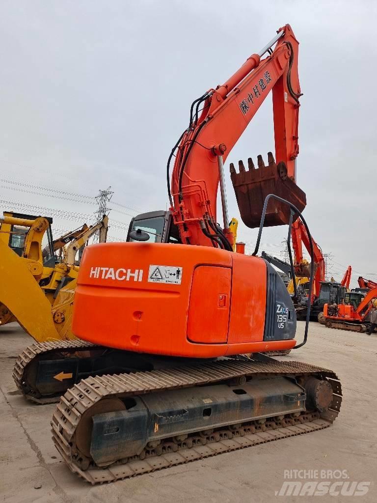 Hitachi ZX 135 US Excavadoras de cadenas