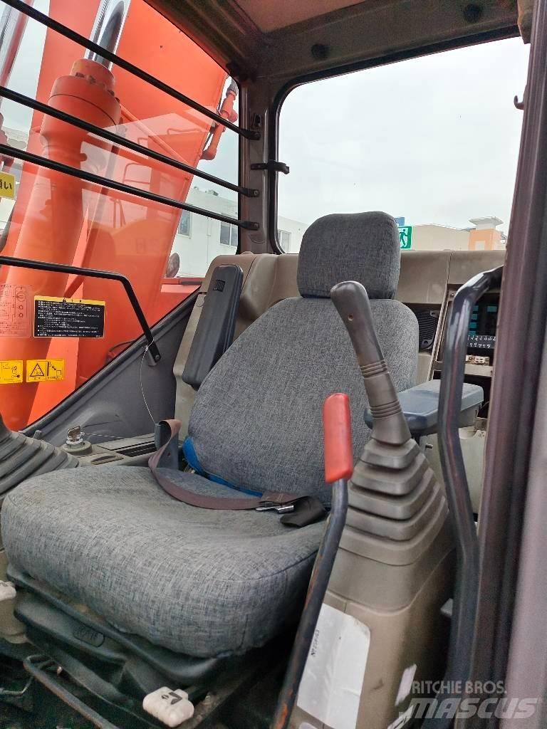 Hitachi ZX 135 US Excavadoras de cadenas