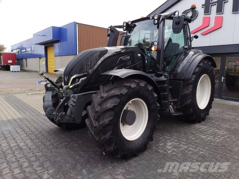 Valtra T235 Versu Tractores